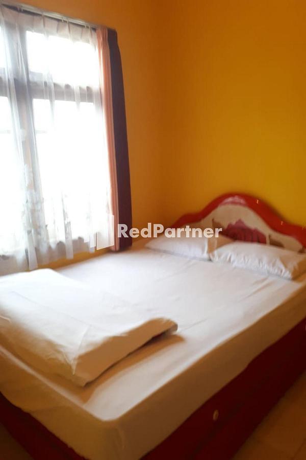 Bromo Indah Lestari Homestay Mitra Reddoorz Pasuruan Exterior photo