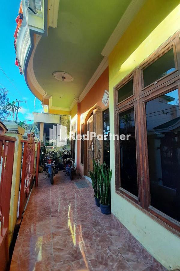 Bromo Indah Lestari Homestay Mitra Reddoorz Pasuruan Exterior photo