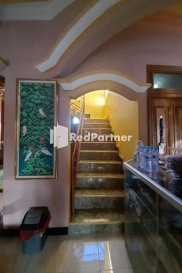 Bromo Indah Lestari Homestay Mitra Reddoorz Pasuruan Exterior photo